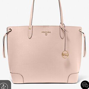 Brand Michael Kors
Edith Large Saffiano Leather Tote Bag